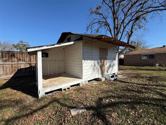 7905 Farnsworth Street, Houston, TX 77022