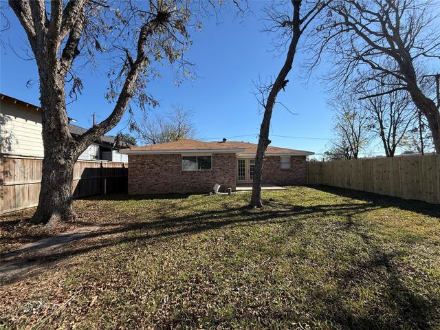 7905 Farnsworth Street, Houston, TX 77022