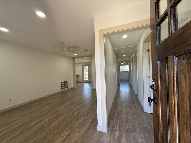 7905 Farnsworth Street, Houston, TX 77022