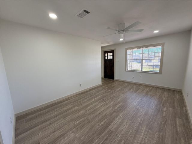 7905 Farnsworth Street, Houston, TX 77022