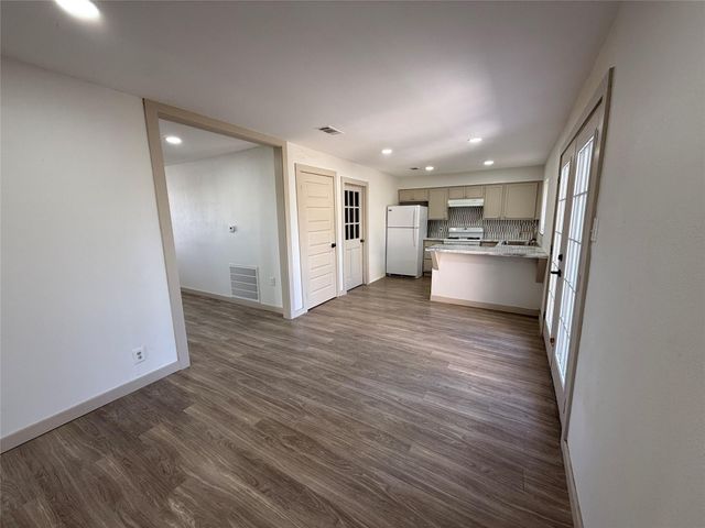 7905 Farnsworth Street, Houston, TX 77022