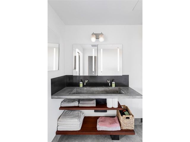 2000 Little Raven St 403, Denver, CO 80202