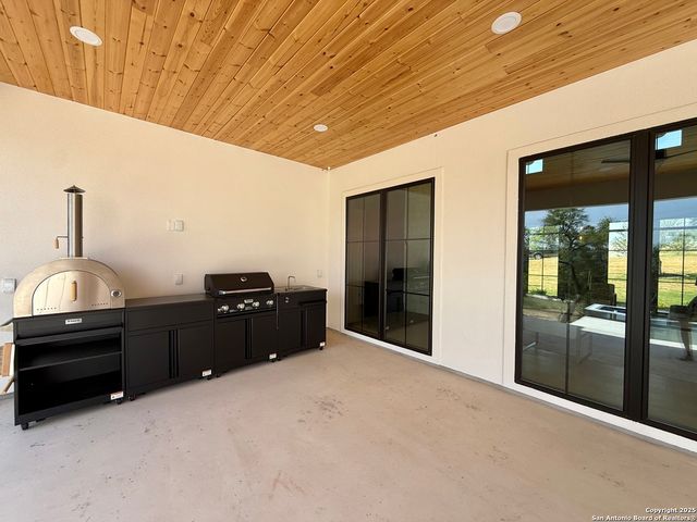 10703 Kendall Canyon, San Antonio, TX 78255