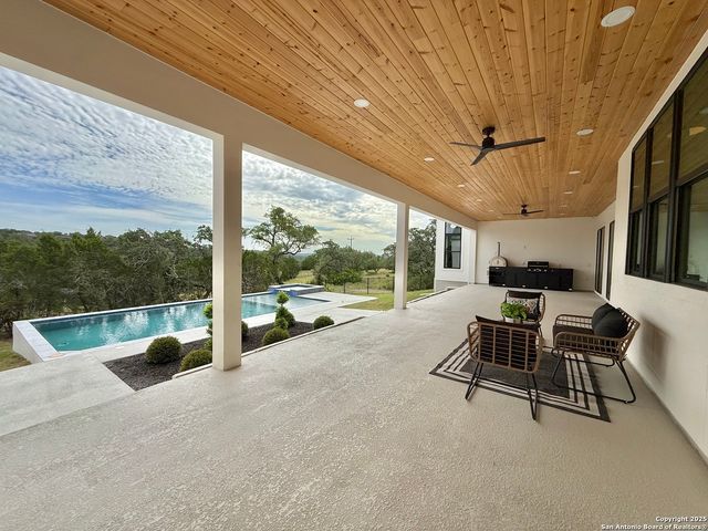 10703 Kendall Canyon, San Antonio, TX 78255