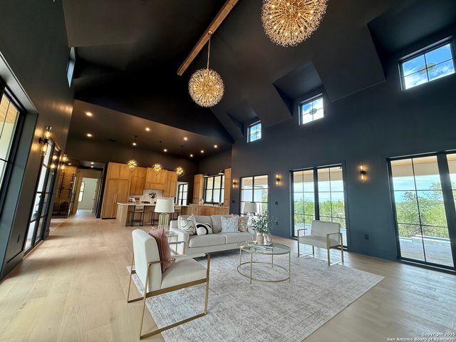 10703 Kendall Canyon, San Antonio, TX 78255