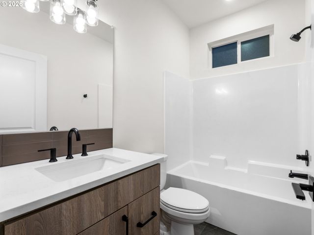 8338 N Bank St, Portland, OR 97203