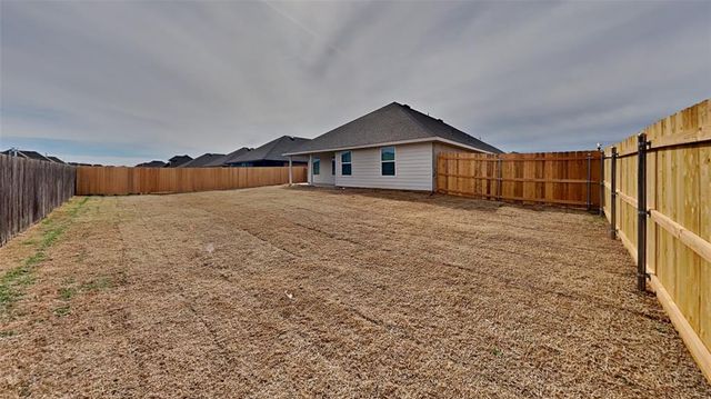2604 Kathleens Crossing, Yukon, OK 73099