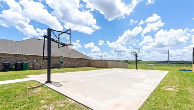 2604 Kathleens Crossing, Yukon, OK 73099