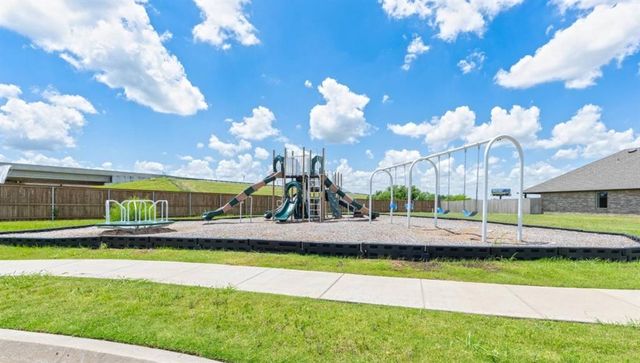 2604 Kathleens Crossing, Yukon, OK 73099