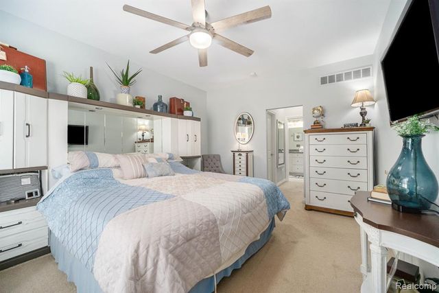 237 Victoria Drive, Dexter, MI 48130