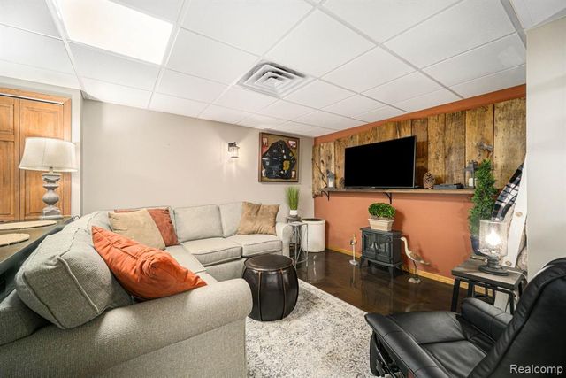 237 Victoria Drive, Dexter, MI 48130