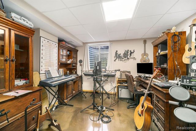 237 Victoria Drive, Dexter, MI 48130