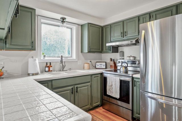 3033 E CANARY STREET, Appleton, WI 54915