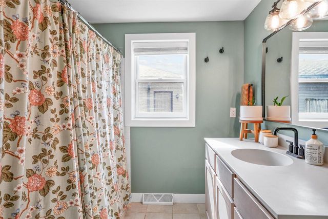 3033 E CANARY STREET, Appleton, WI 54915