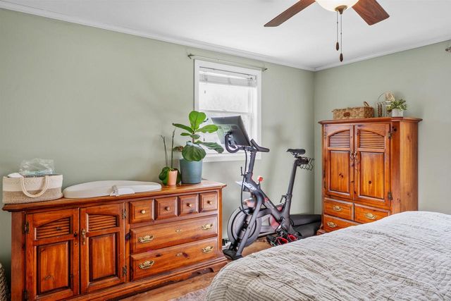 3033 E CANARY STREET, Appleton, WI 54915
