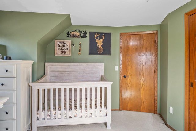 3033 E CANARY STREET, Appleton, WI 54915