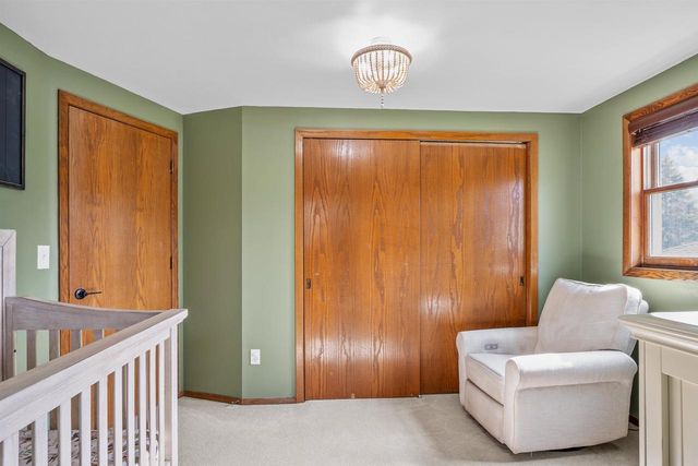 3033 E CANARY STREET, Appleton, WI 54915