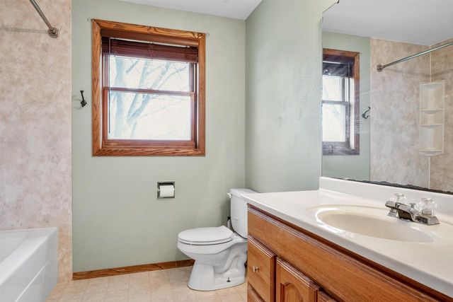 3033 E CANARY STREET, Appleton, WI 54915