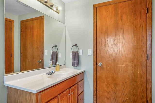 3033 E CANARY STREET, Appleton, WI 54915