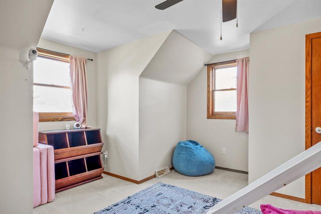 3033 E CANARY STREET, Appleton, WI 54915