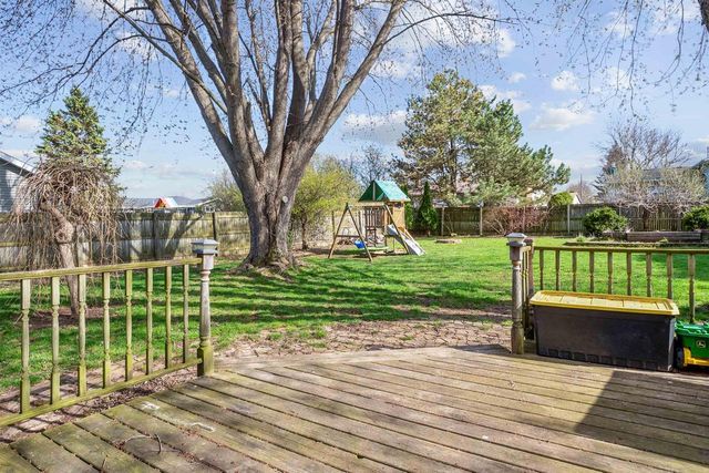 3033 E CANARY STREET, Appleton, WI 54915