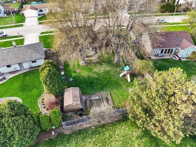 3033 E CANARY STREET, Appleton, WI 54915