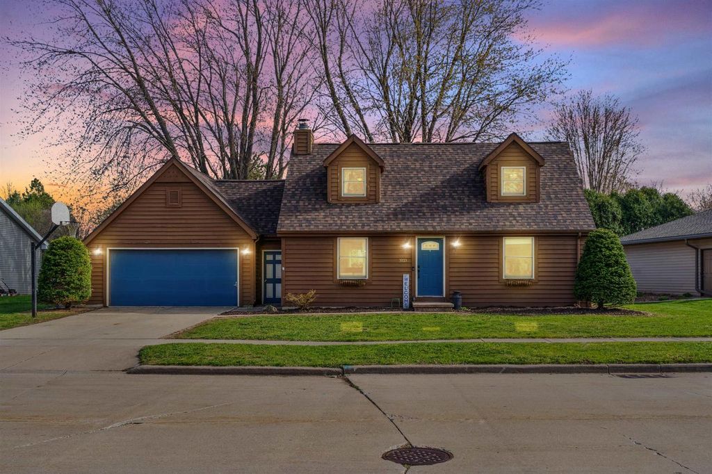 3033 E CANARY STREET, Appleton, WI 54915