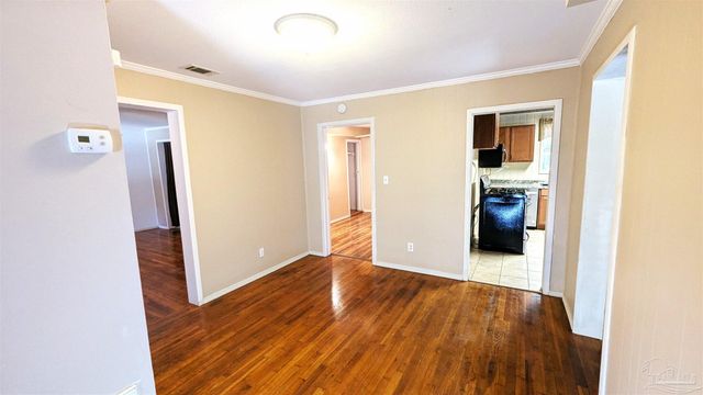 10 Kennington Dr, Pensacola, FL 32507