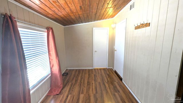 10 Kennington Dr, Pensacola, FL 32507