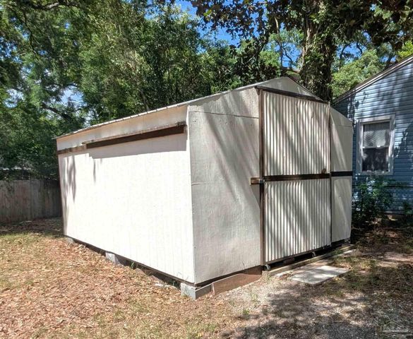 10 Kennington Dr, Pensacola, FL 32507