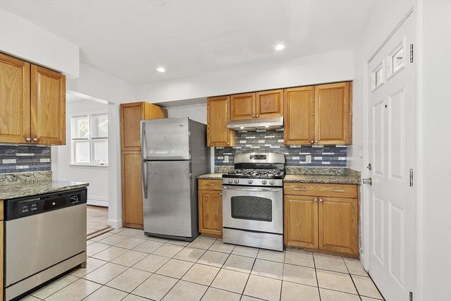 30 High St, Chelsea, MA 02150