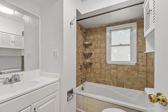 30 High St, Chelsea, MA 02150