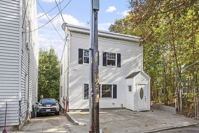 30 High St, Chelsea, MA 02150