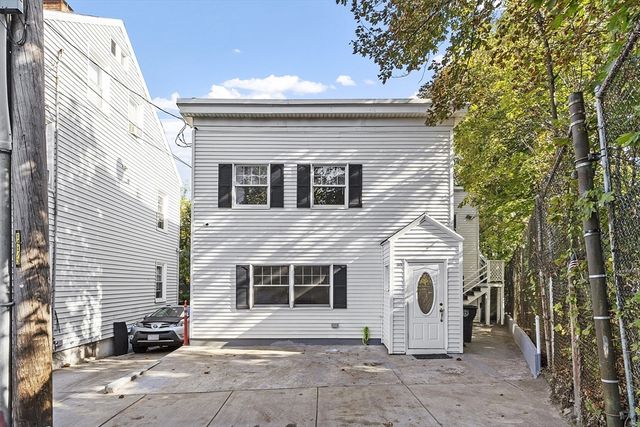 30 High St, Chelsea, MA 02150