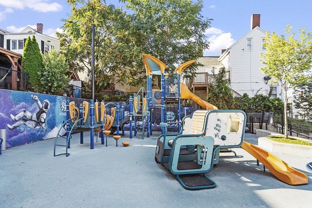 30 High St, Chelsea, MA 02150