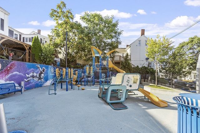 30 High St, Chelsea, MA 02150