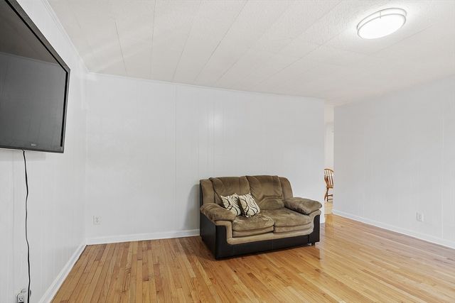 30 High St, Chelsea, MA 02150