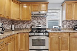 30 High St, Chelsea, MA 02150