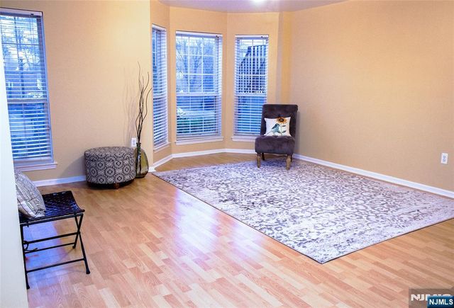 50 Pine Street 7N, Montclair, NJ 07042