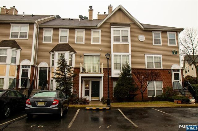 50 Pine Street 7N, Montclair, NJ 07042