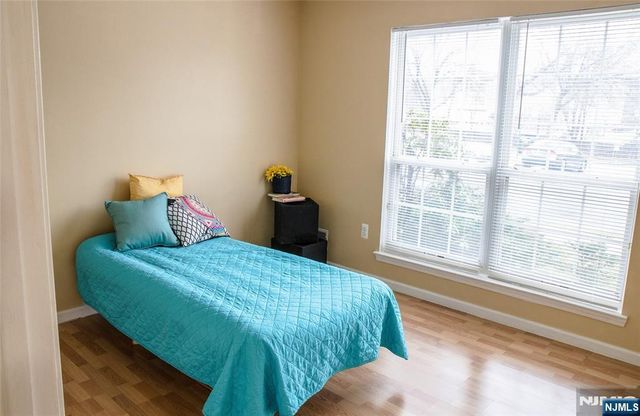 50 Pine Street 7N, Montclair, NJ 07042