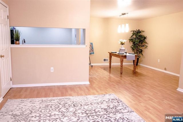 50 Pine Street 7N, Montclair, NJ 07042