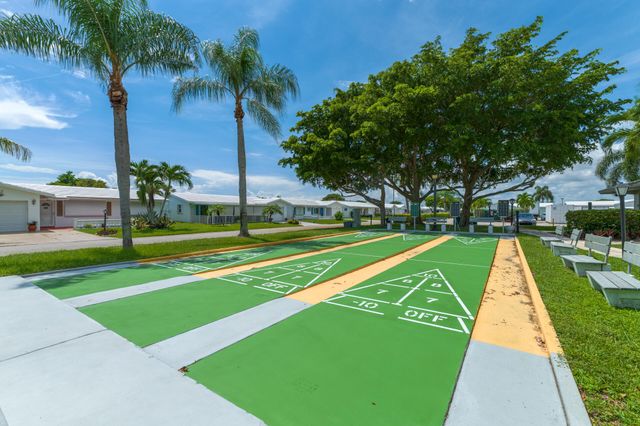 118 SW 15TH Court, Boynton Beach, FL 33426