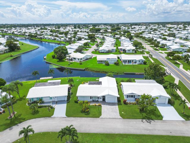 118 SW 15TH Court, Boynton Beach, FL 33426
