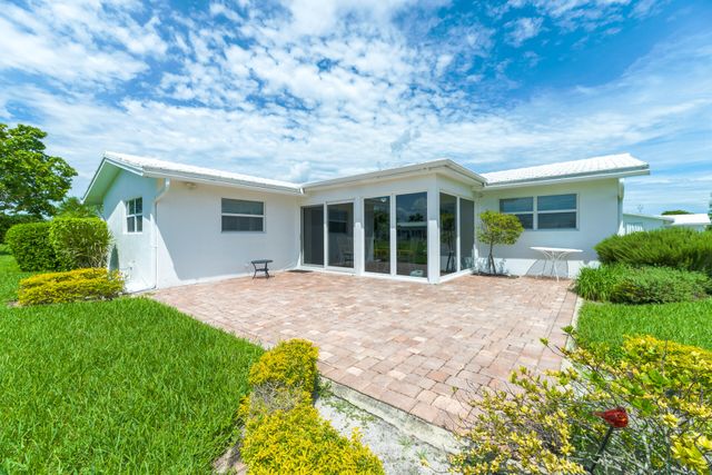 118 SW 15TH Court, Boynton Beach, FL 33426