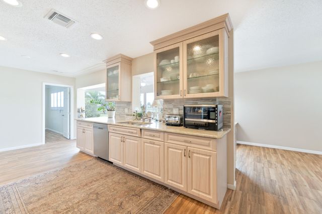 118 SW 15TH Court, Boynton Beach, FL 33426