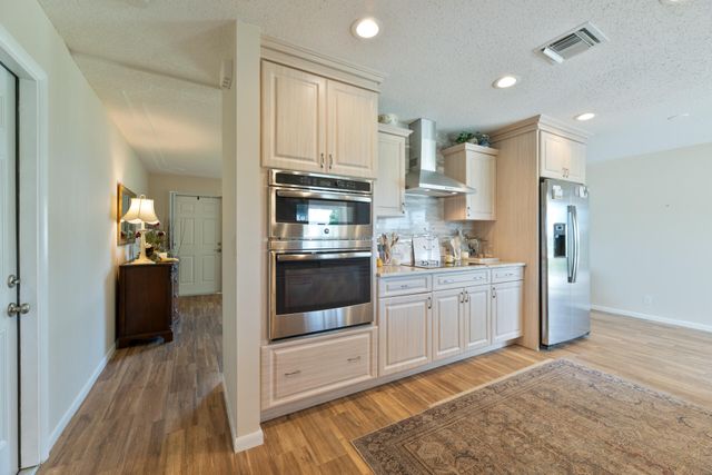 118 SW 15TH Court, Boynton Beach, FL 33426