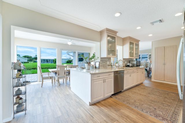 118 SW 15TH Court, Boynton Beach, FL 33426