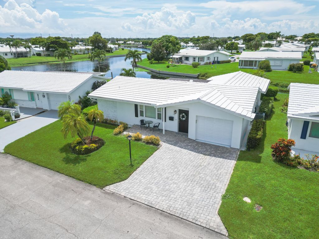 118 SW 15TH Court, Boynton Beach, FL 33426