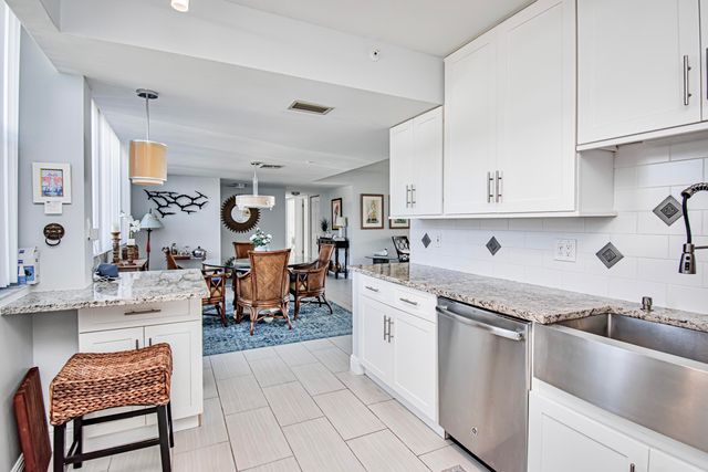 8200 Lakeshore Drive 2010, Hypoluxo, FL 33462